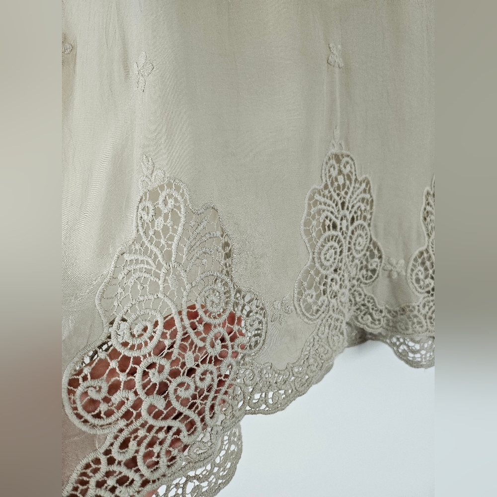 Johnny Was Tunic Embroidered Floral Beige Cupra Rayon Sheer V Neck Top Sz M - Picture 6 of 16